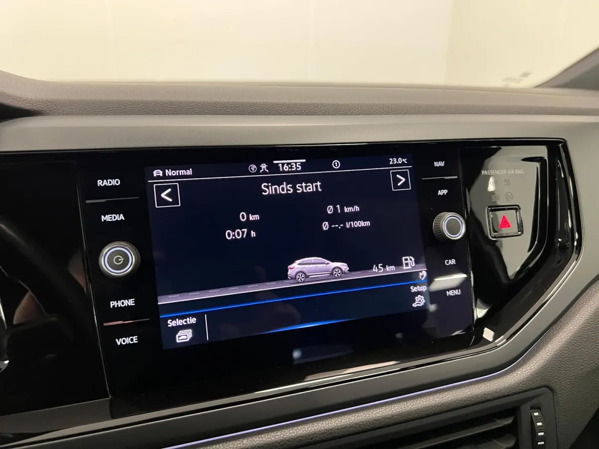 1.0 TSI R-LINE - AUTOMAAT - Business / Stoelverw. / Trekh. /