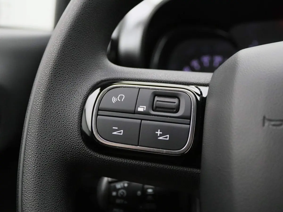 1.2 Feel | 110 PK | CRUISE CONTROL   AIRCO -|APPLE CARPLAY / ANDROID | 67 DKM |