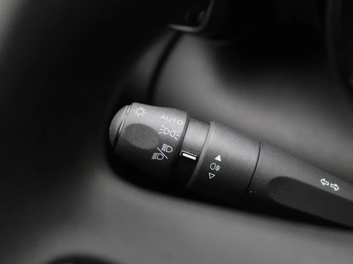 1.2 Feel | 110 PK | CRUISE CONTROL   AIRCO -|APPLE CARPLAY / ANDROID | 67 DKM |
