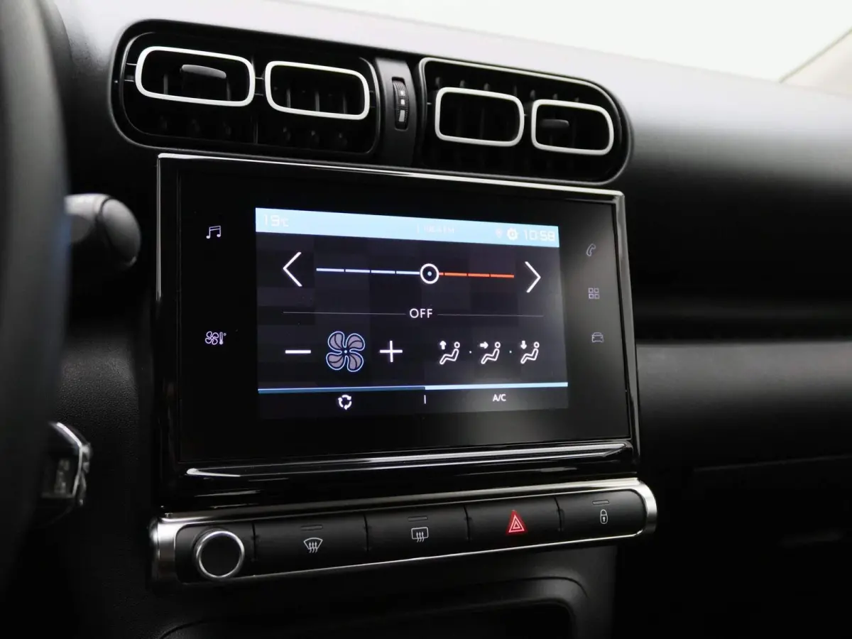 1.2 Feel | 110 PK | CRUISE CONTROL   AIRCO -|APPLE CARPLAY / ANDROID | 67 DKM |