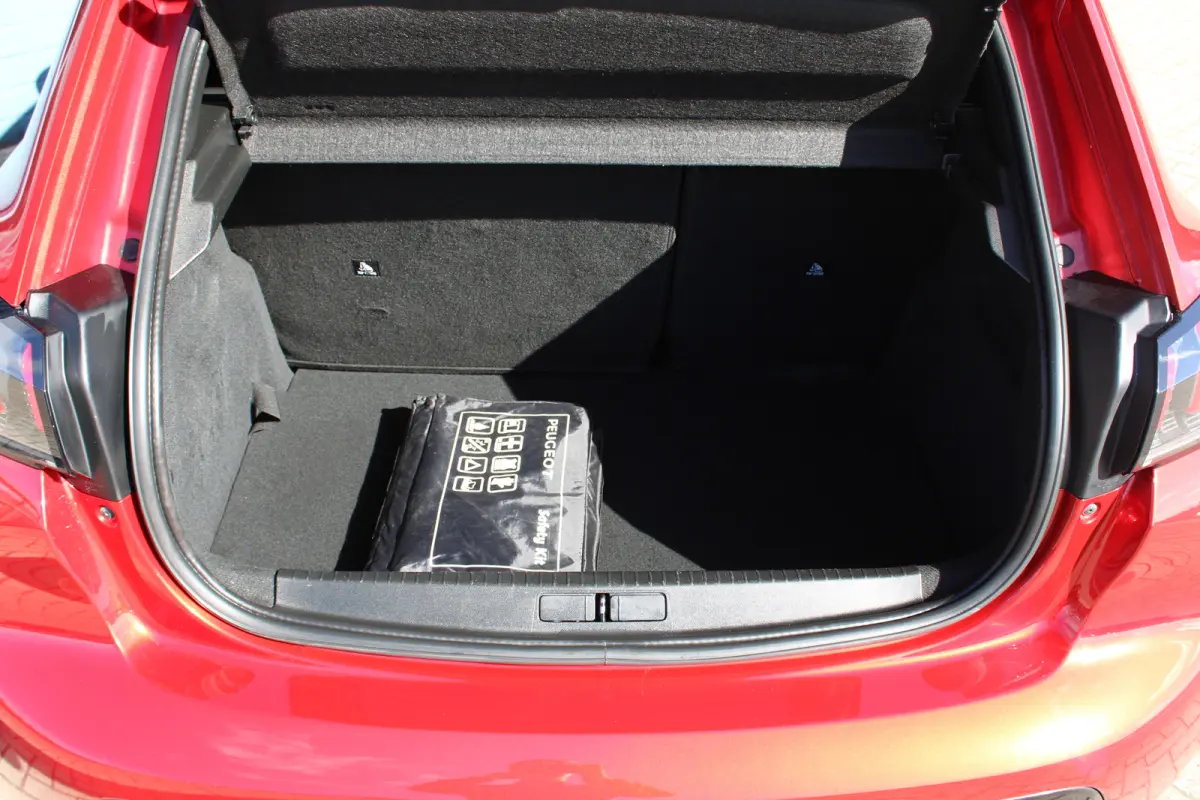1.2 PureTech Allure Pack Automaat Navigatie | Trekhaak | Cruise Control | Climate Control