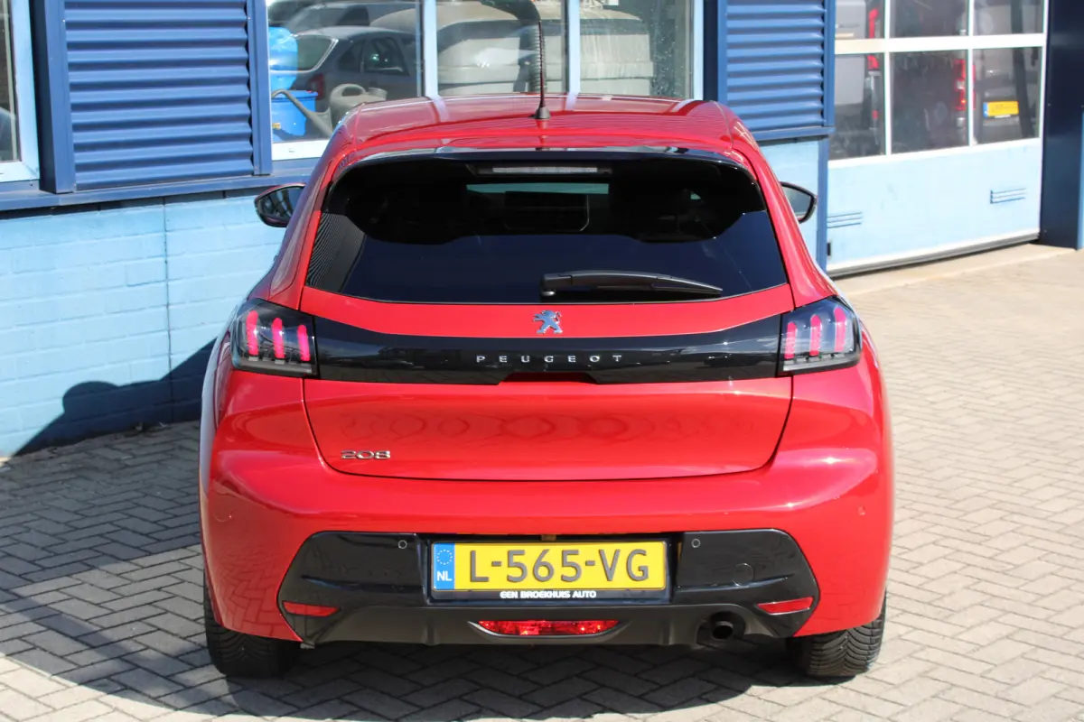 1.2 PureTech Allure Pack Automaat Navigatie | Trekhaak | Cruise Control | Climate Control