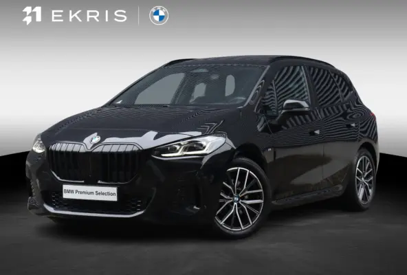220i | M Sportpakket | Innovation Pack | Panodak | Trekhaak | Head-Up | Driving Assistant Plus | Getint Glas | Parking Assistant Plus | 18'' LMV