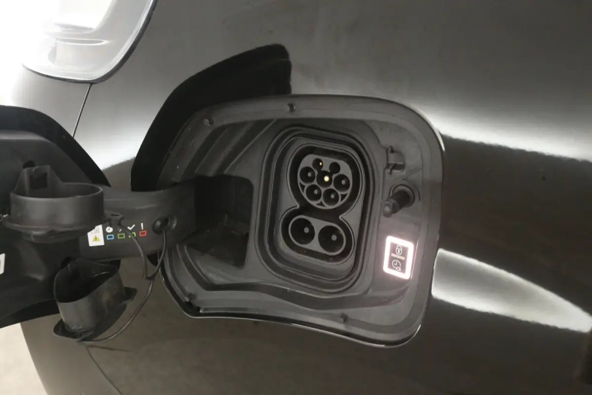 L2H1 75 kWh Long Range | Snelladen | SOH 90% | Airco | Cruise | Camera | Carplay | 2xSchuifdeur | 3 Zits | Trekhaak