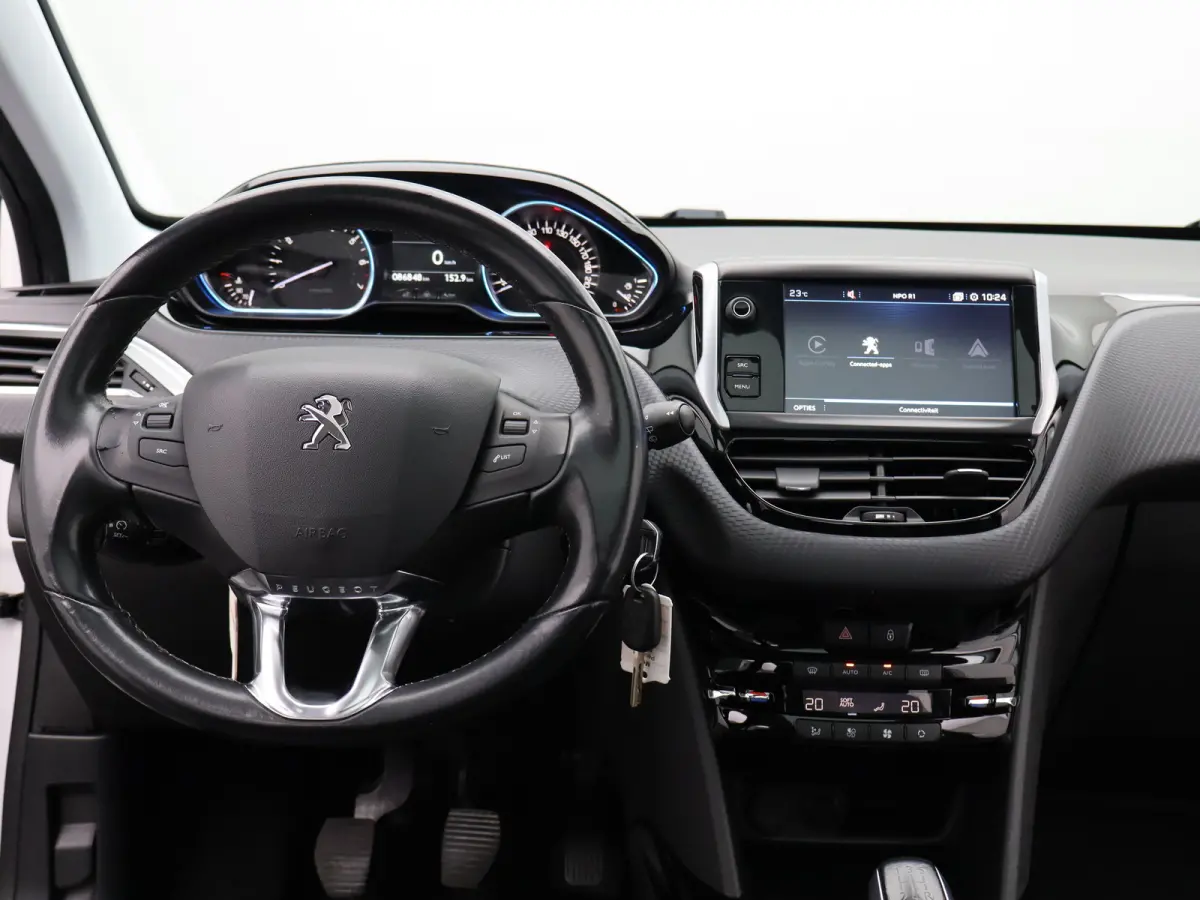 1.2 PureTech Allure Panormadak | Parkeersenoren | Camera | Navigatie | Climat Control | Cruise Control | 17" Lichtmetalen Velgen