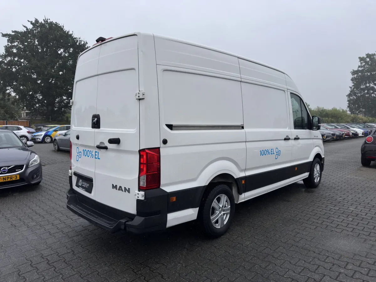 Basis 36 kWh L3 H3 (2-Fase) {Soh-86%} Aut. *HEATPUMP | NAVI-FULLMAP | AIRCO | CRUISE | CAMERA | HEATED-ERGO-SEATS | PDC | DAB | WIFI | FULL-LED | CCS-FASTLOADER | 18"ALU*