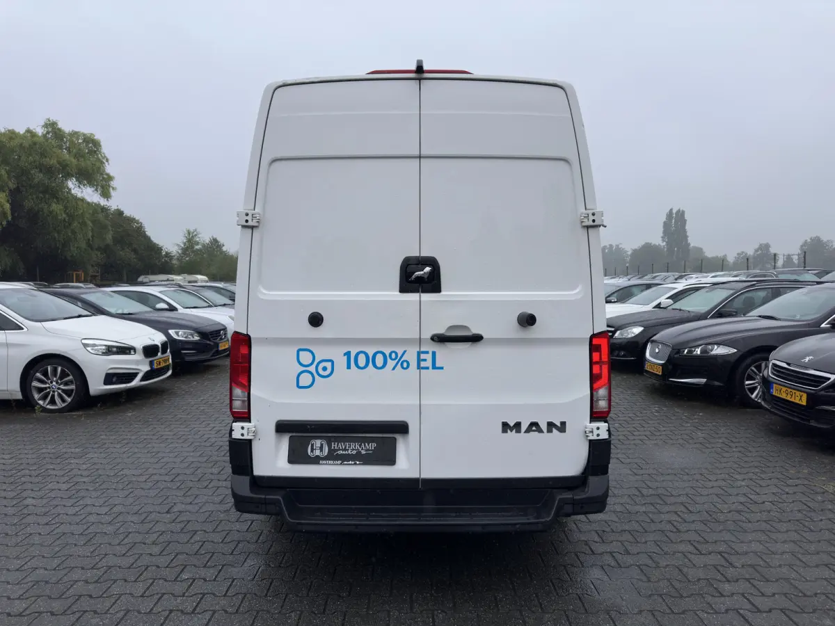 Basis 36 kWh L3 H3 (2-Fase) {Soh-86%} Aut. *HEATPUMP | NAVI-FULLMAP | AIRCO | CRUISE | CAMERA | HEATED-ERGO-SEATS | PDC | DAB | WIFI | FULL-LED | CCS-FASTLOADER | 18"ALU*