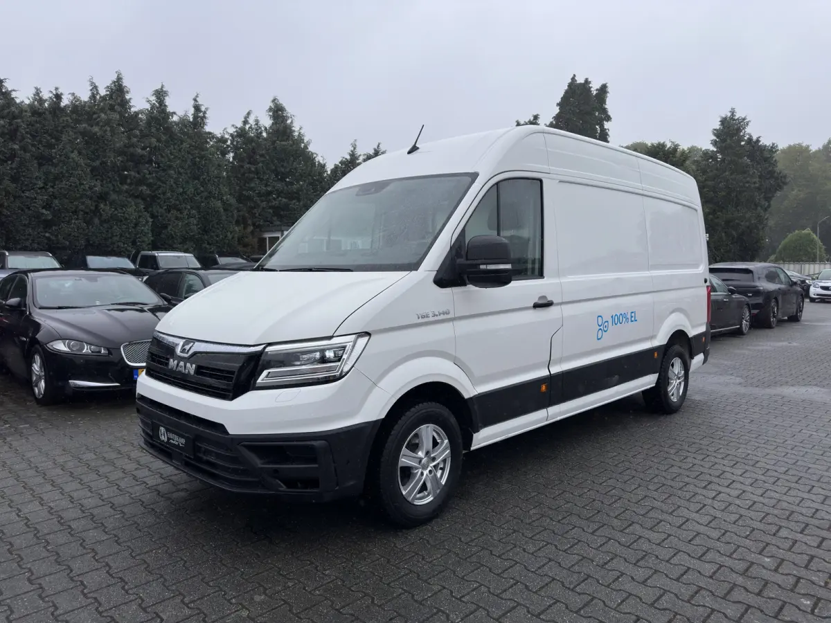 Basis 36 kWh L3 H3 (2-Fase) {Soh-86%} Aut. *HEATPUMP | NAVI-FULLMAP | AIRCO | CRUISE | CAMERA | HEATED-ERGO-SEATS | PDC | DAB | WIFI | FULL-LED | CCS-FASTLOADER | 18"ALU*