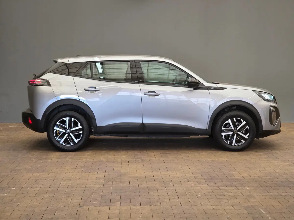 EV Active 50 kWh Carplay | Parkeersensoren | Keyless | Climate | Cruise | LED | Airco (automatisch) | Apple Carplay/Android Auto|telefoonintegratie premium | Cruise control