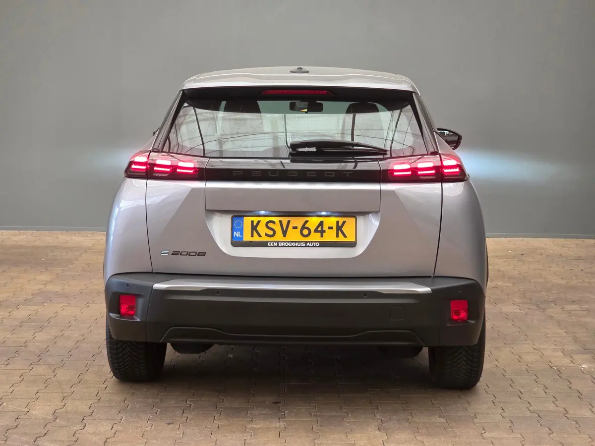 EV Active 50 kWh Carplay | Parkeersensoren | Keyless | Climate | Cruise | LED | Airco (automatisch) | Apple Carplay/Android Auto|telefoonintegratie premium | Cruise control