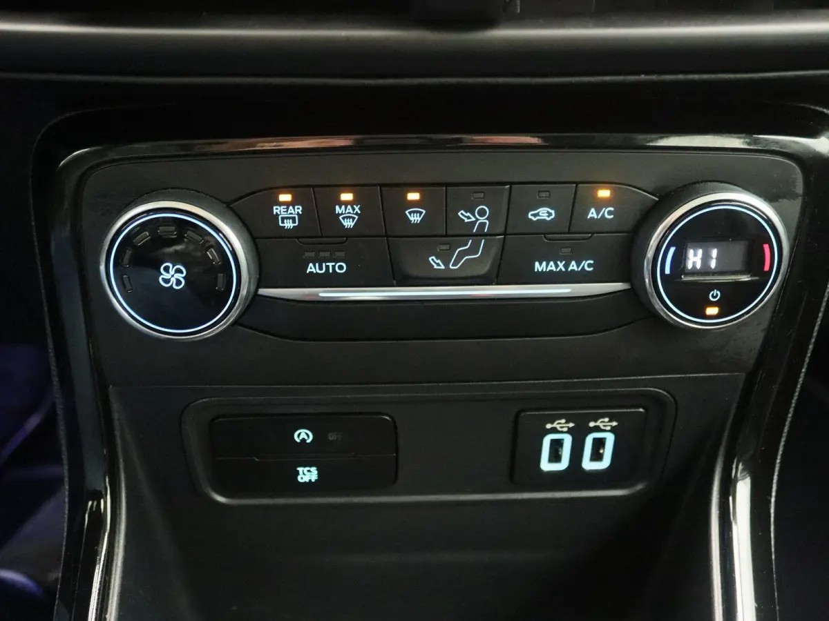 1.0 EcoBoost Trend Essential | Apple Carplay/Android Auto | Cruise Control | Climate Control | Parkeersensoren | Lichtmetalen Velgen |