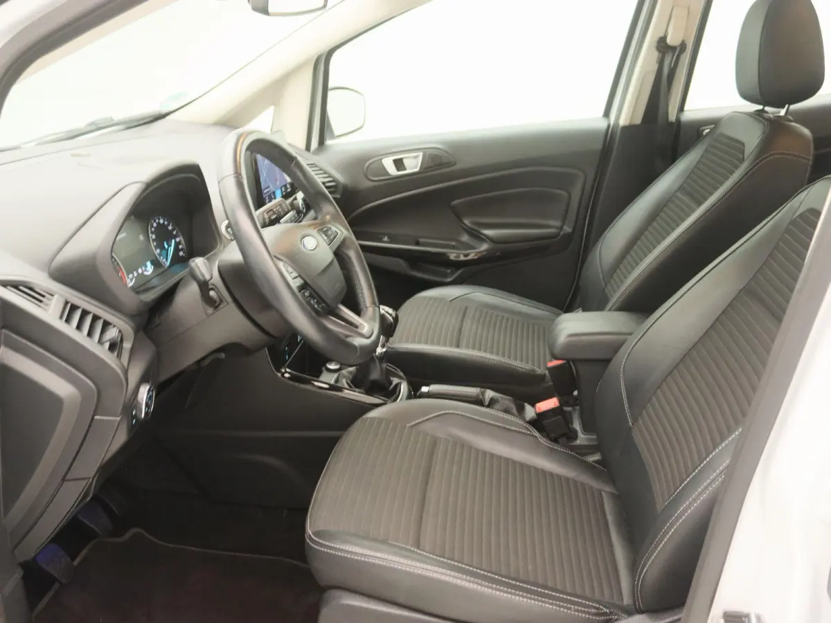 1.0 EcoBoost Trend Essential | Apple Carplay/Android Auto | Cruise Control | Climate Control | Parkeersensoren | Lichtmetalen Velgen |