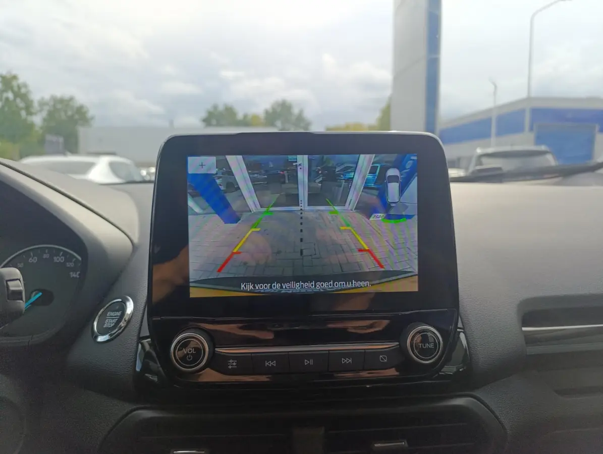 1.0 EcoBoost Titanium | Stoel/stuur voorruitverwarming | Camera | Dodehoekdetectie | B&O Audio | PDC V+A | Navigatie | Metallic lak