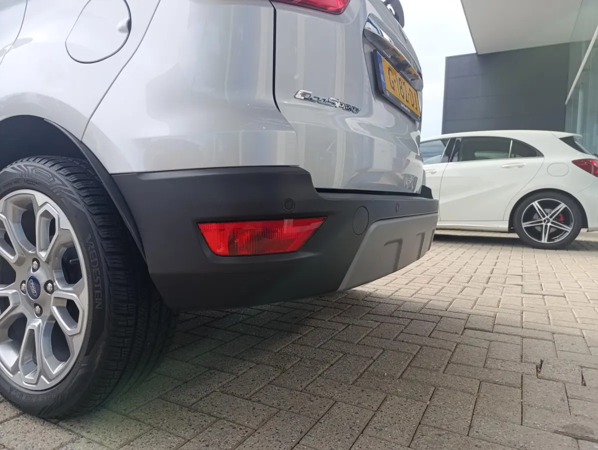 1.0 EcoBoost Titanium | Stoel/stuur voorruitverwarming | Camera | Dodehoekdetectie | B&O Audio | PDC V+A | Navigatie | Metallic lak