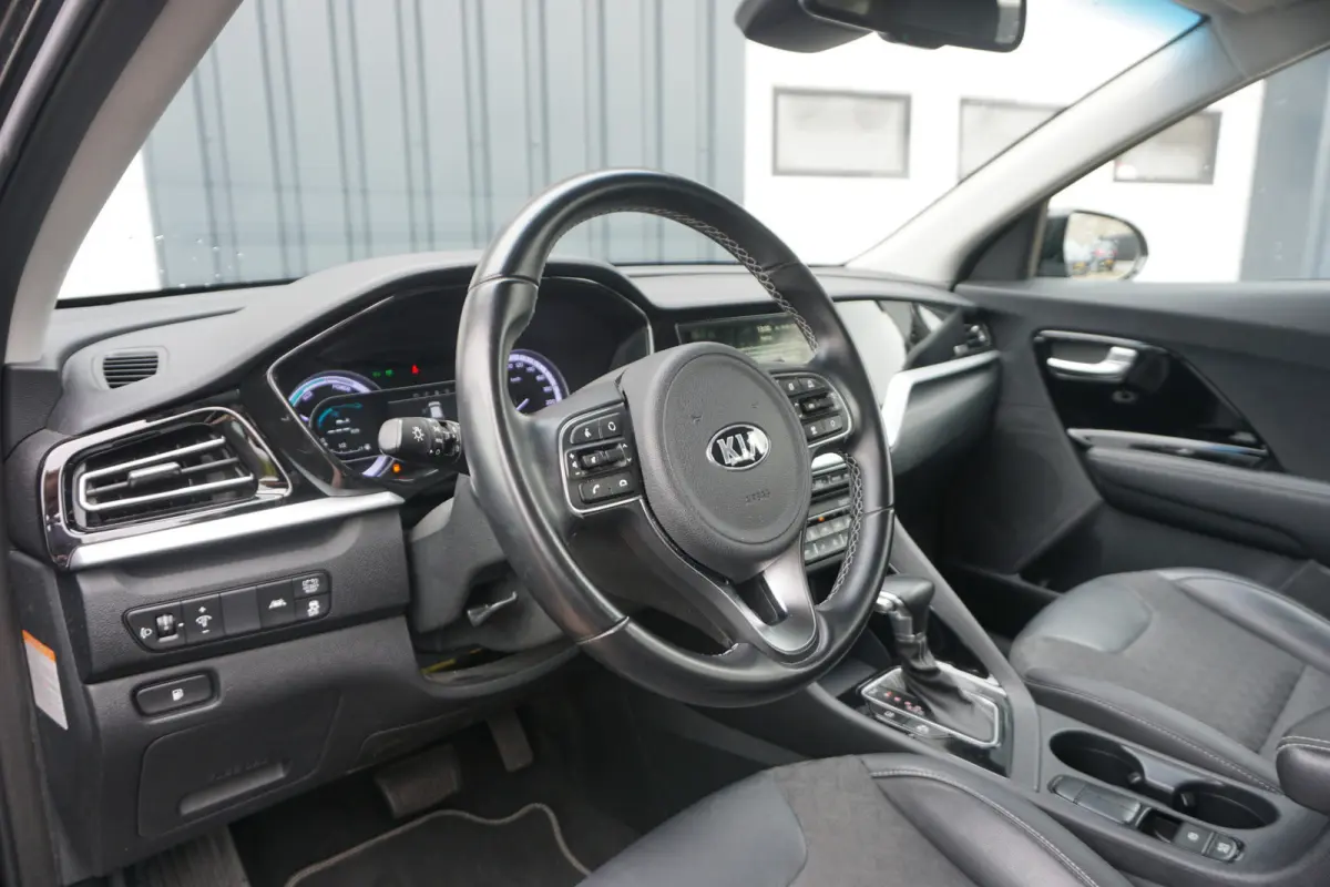 1.6 GDi Hybrid DynamicLine | CAMERA | NAVI | ACC | LEDER/STOF |