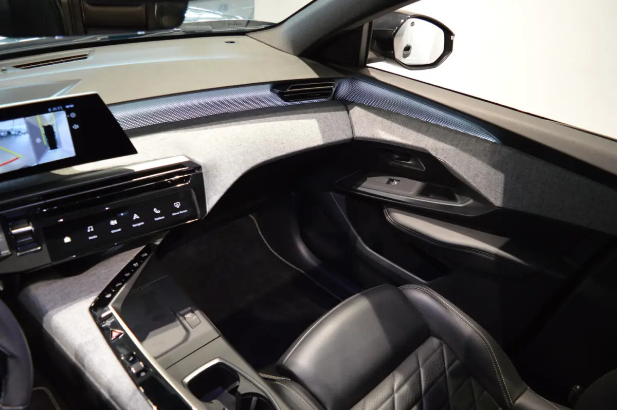 GT Avantage 73 kWh 7p STOELVERWARMNG VOOR EN ACHTER - SCHUIF/KANTEL DAK - 7 ZITS