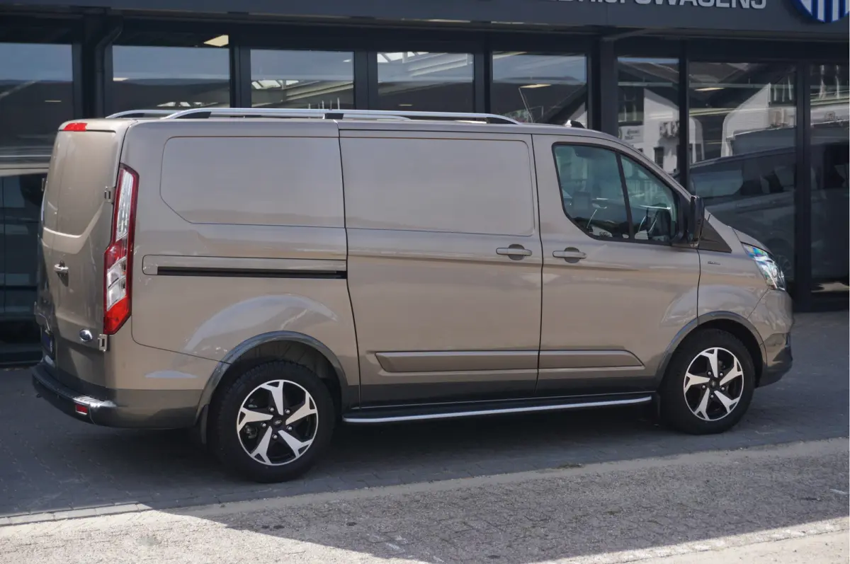 300S Active 130PK BPM VRIJ!! Airco, Cruise, Apple CP / Android Auto, 17" LM Velg!! NR. 397