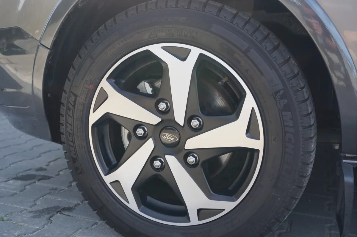 300S Active 130PK BPM VRIJ!! Airco, Cruise, Apple CP / Android Auto, 17" LM Velg!! NR. 397