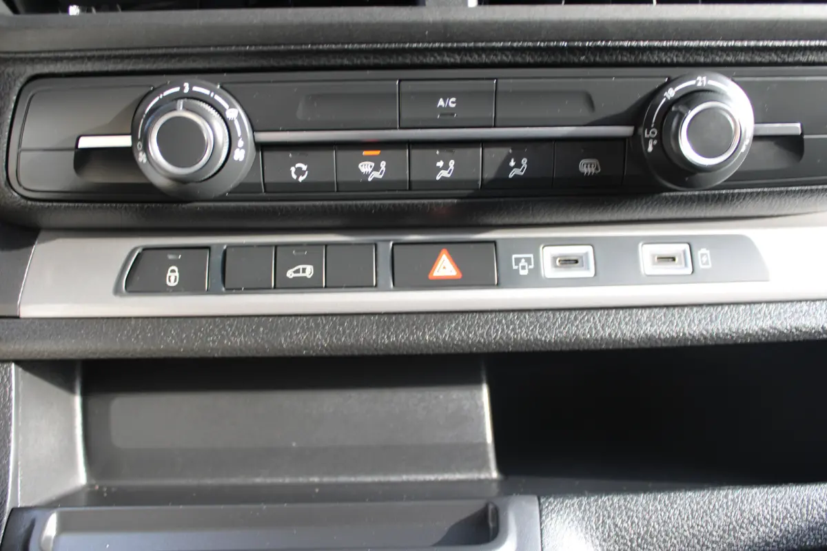 EV L2 75 kWh | 8 JAAR GARANTIE | CAMERA | NAVI | BETIMMERING | DRAADLOOS CARPLAY | COMFORT WAND |