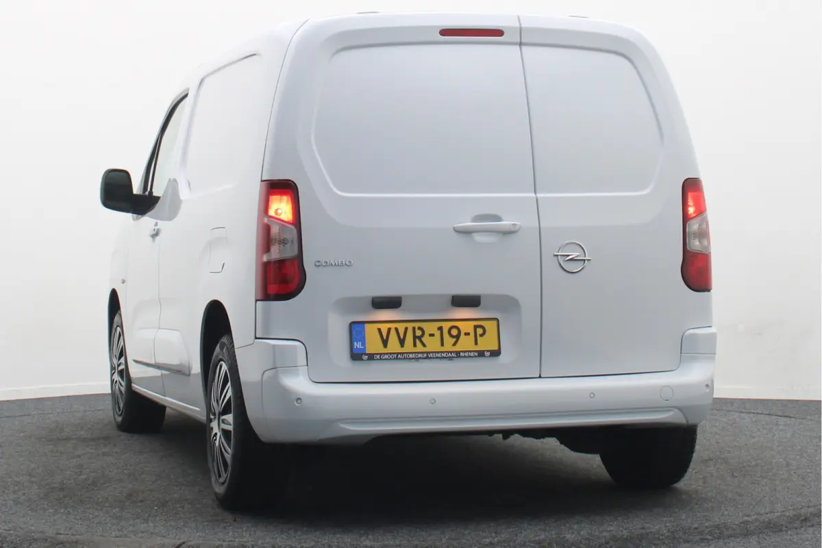 1.5D L1H1 Automaat Airco, Cruise, Apple Carplay, Stuurwielverwarming, Rijstrooksensor, DAB, PDC