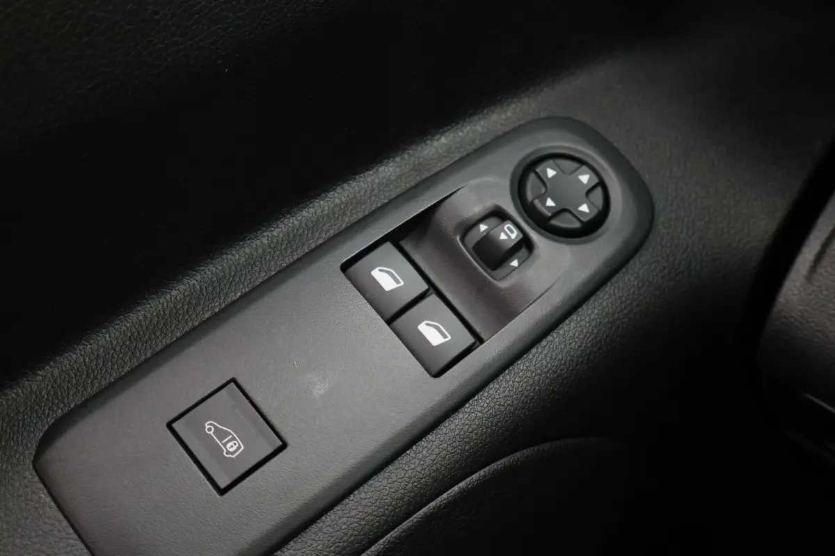 1.5D L1H1 Automaat Airco, Cruise, Apple Carplay, Stuurwielverwarming, Rijstrooksensor, DAB, PDC