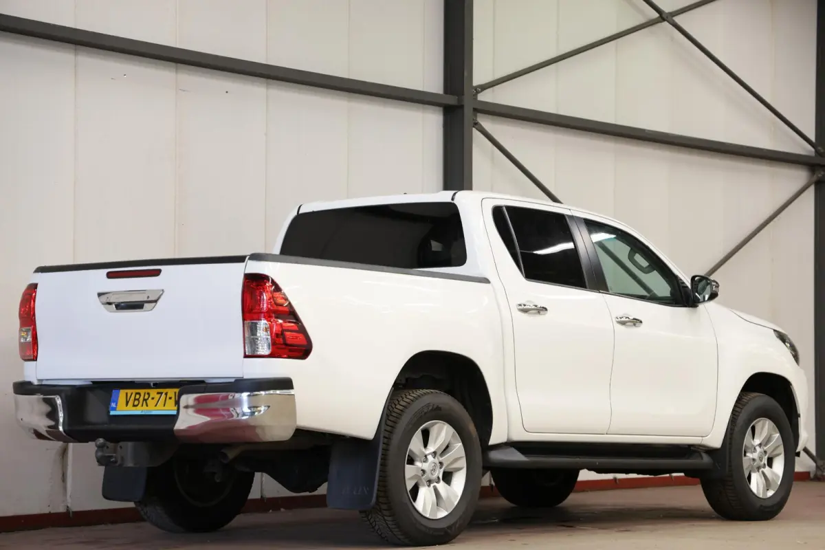 2.4 D-4D AUTOMAAT 4WD 4x4 Double Cab