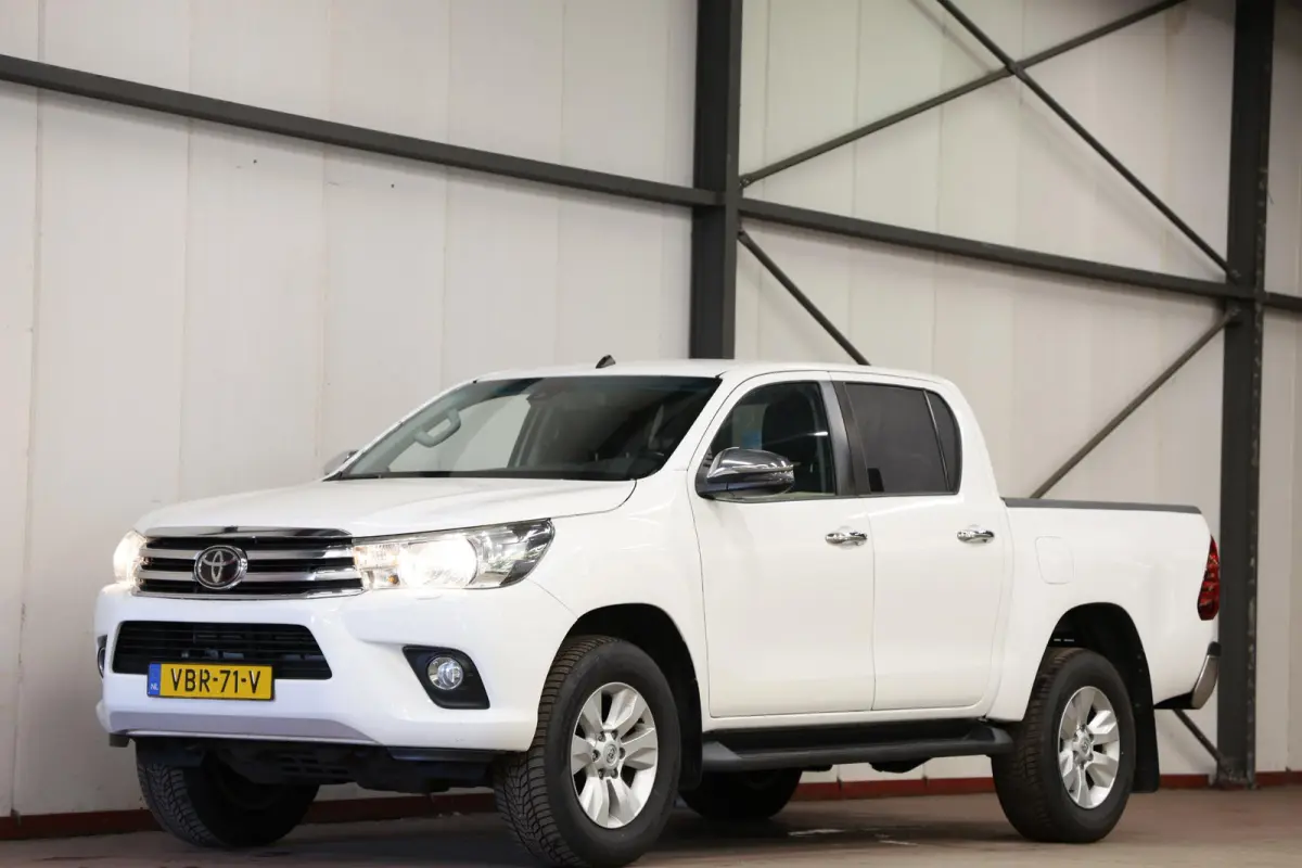 2.4 D-4D AUTOMAAT 4WD 4x4 Double Cab