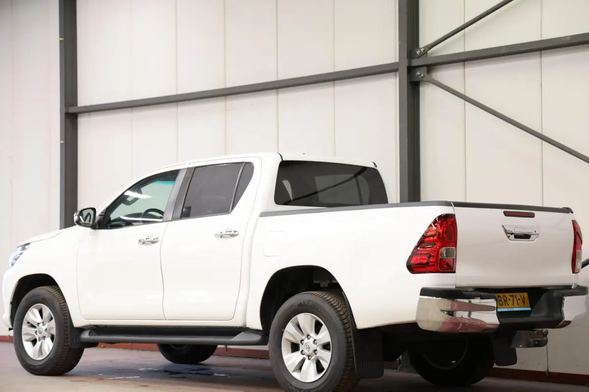 2.4 D-4D AUTOMAAT 4WD 4x4 Double Cab