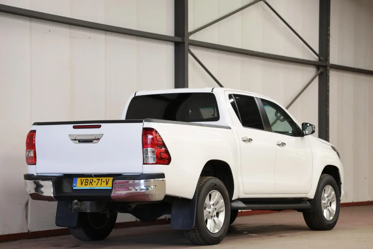 2.4 D-4D AUTOMAAT 4WD 4x4 Double Cab