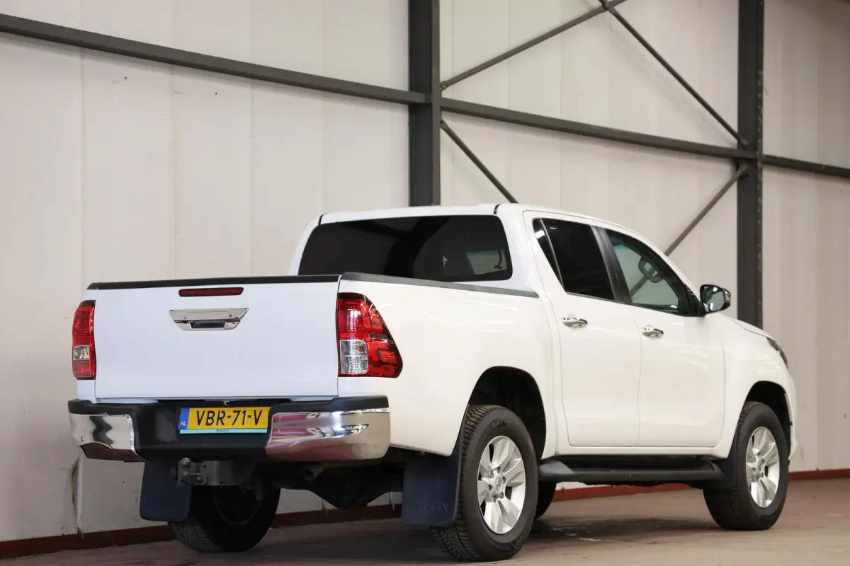 2.4 D-4D AUTOMAAT 4WD 4x4 Double Cab