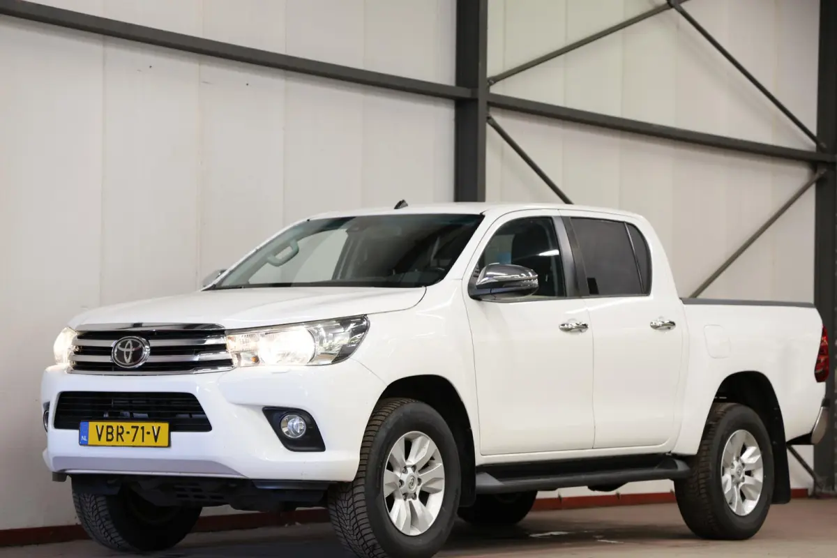 2.4 D-4D AUTOMAAT 4WD 4x4 Double Cab