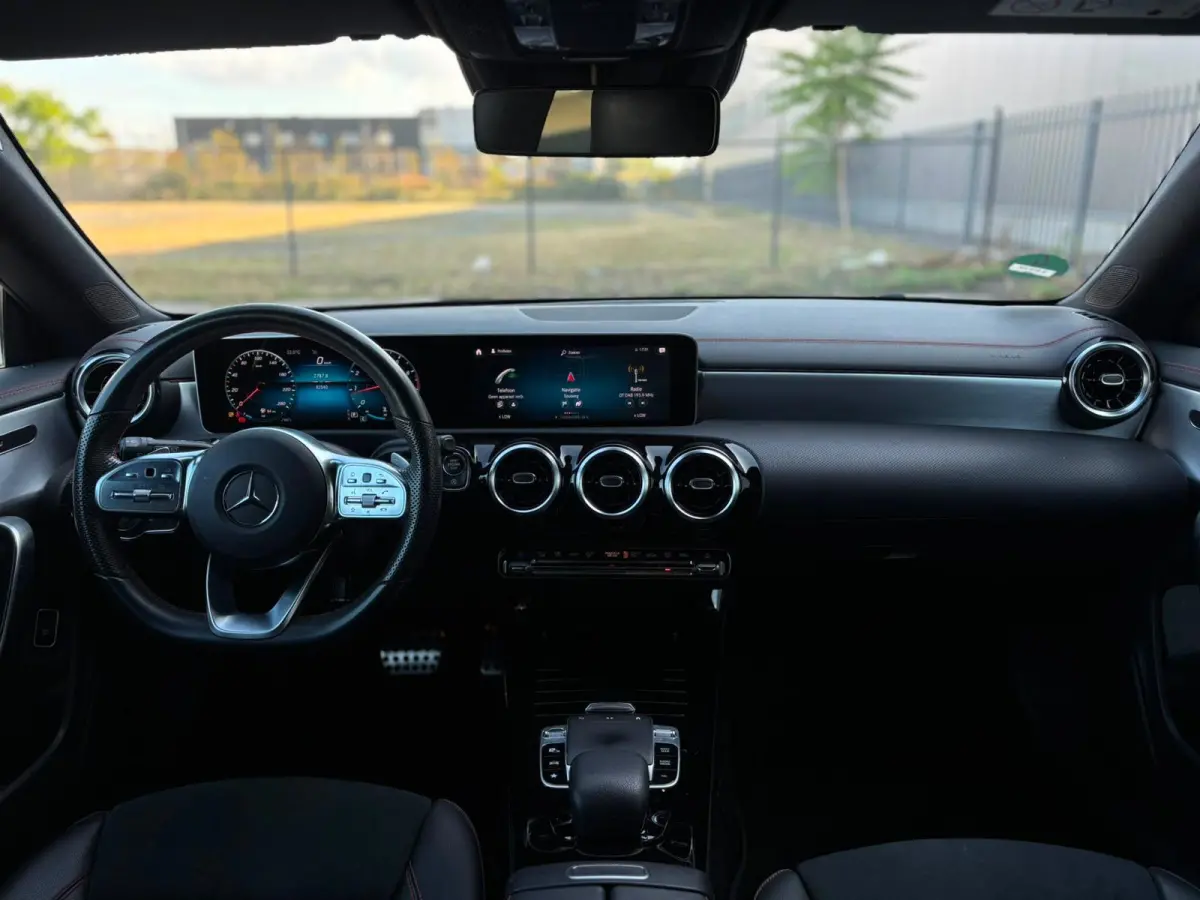 180 AMG | NL-AUTO | DEALER ONDERH | FACELIFT | GROOT SCHERM | STOELVERW | ETC