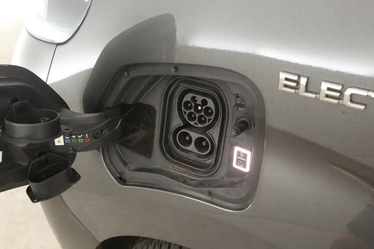 Toyota ProAce Electric Worker Extra Range 75 kWh L3H1 | DC | Snelladen | SOH 91% | 6 Zits | Airco | Cruise | Camera | 2xSchuifdeur | Carplay
