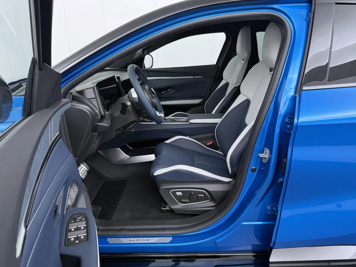 GTS 89kWh | Forged Carbon | Sabelt Stoelen | 22 kW lader |