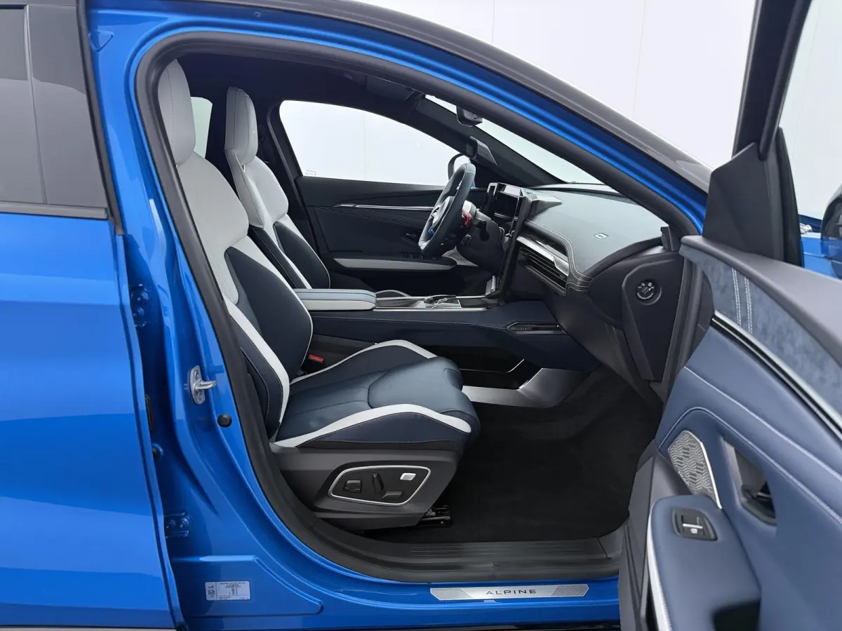 GTS 89kWh | Forged Carbon | Sabelt Stoelen | 22 kW lader |