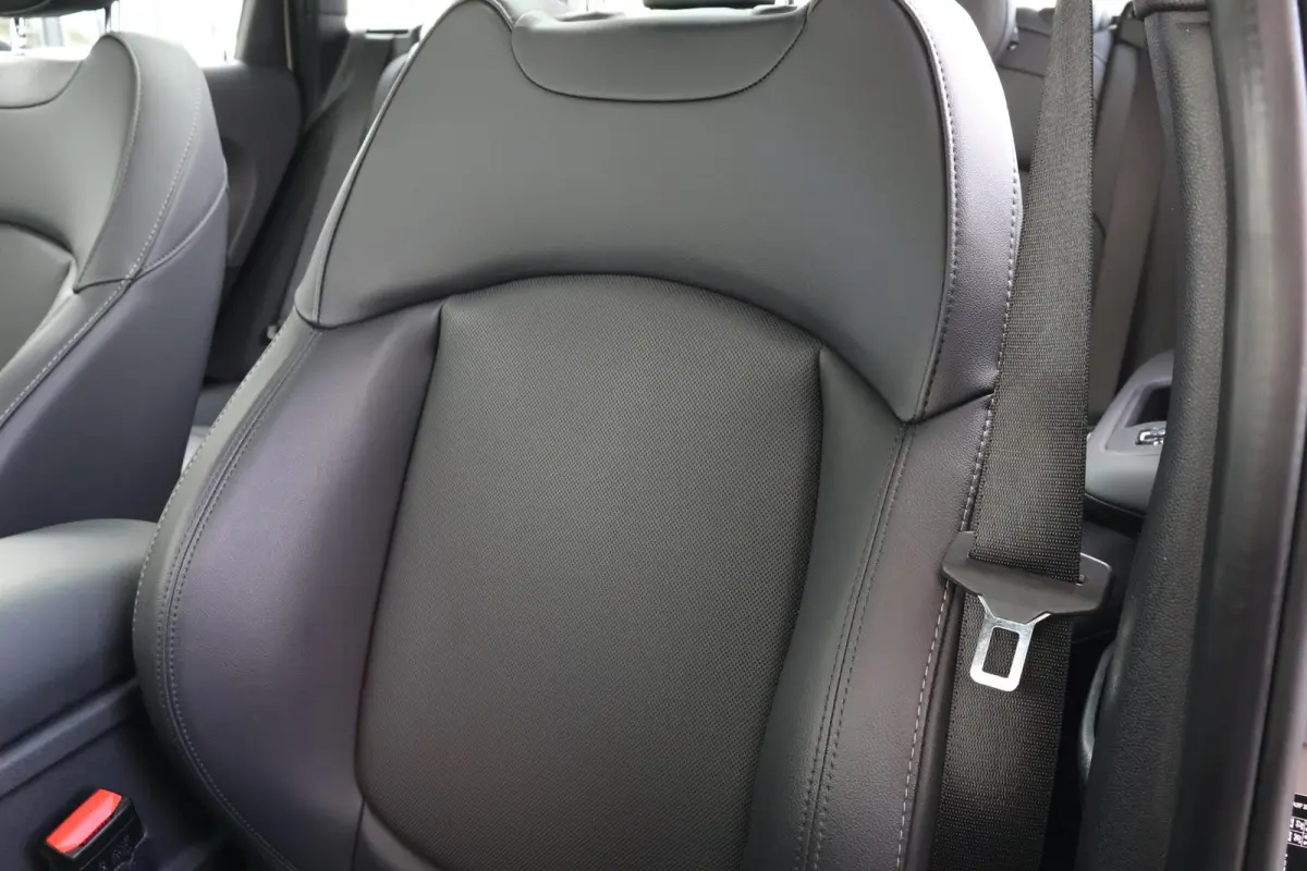 1.5 Cooper Business Edition | Pano-dak | Stoelverwarming | Stuurverwarming | Comfort access | Achteruitrijcamera