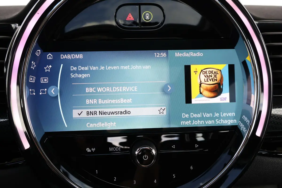 1.5 Cooper Business Edition | Pano-dak | Stoelverwarming | Stuurverwarming | Comfort access | Achteruitrijcamera