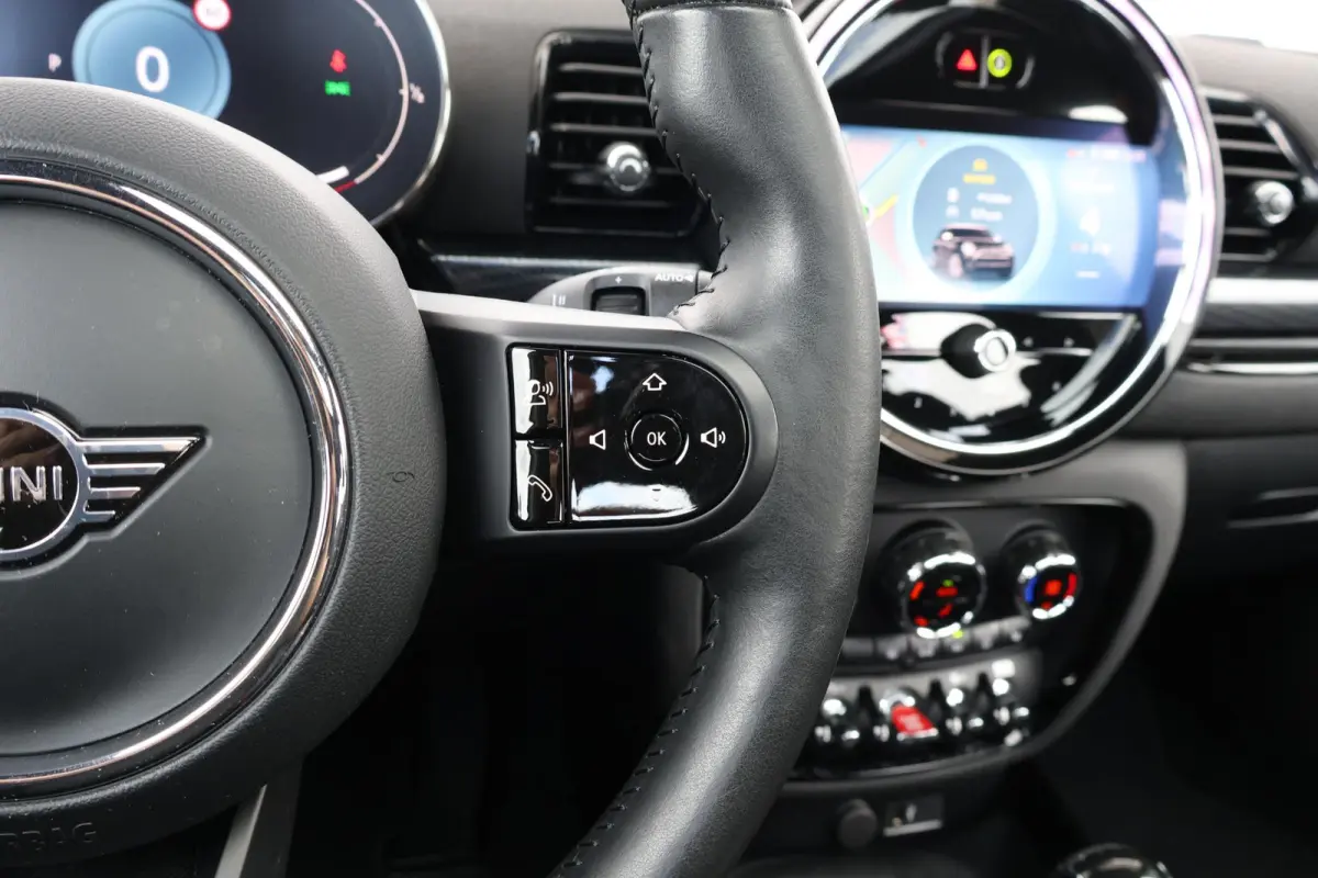 1.5 Cooper Business Edition | Pano-dak | Stoelverwarming | Stuurverwarming | Comfort access | Achteruitrijcamera