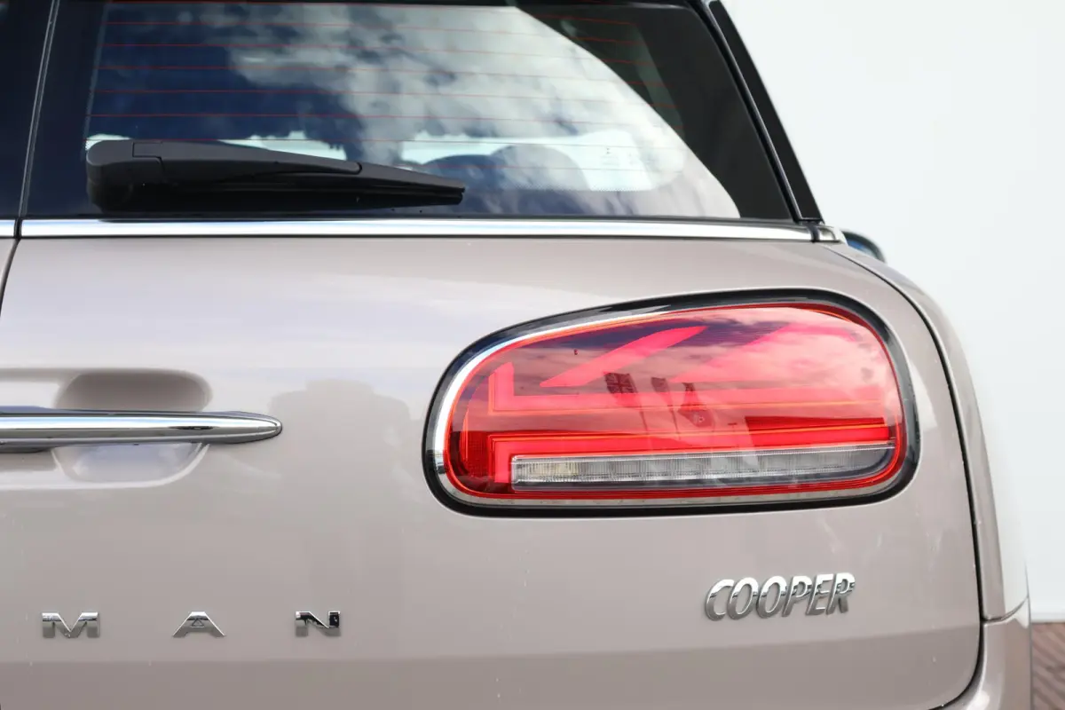 1.5 Cooper Business Edition | Pano-dak | Stoelverwarming | Stuurverwarming | Comfort access | Achteruitrijcamera
