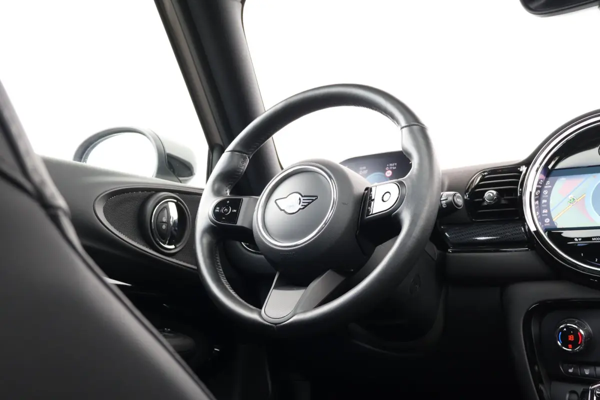 1.5 Cooper Business Edition | Pano-dak | Stoelverwarming | Stuurverwarming | Comfort access | Achteruitrijcamera