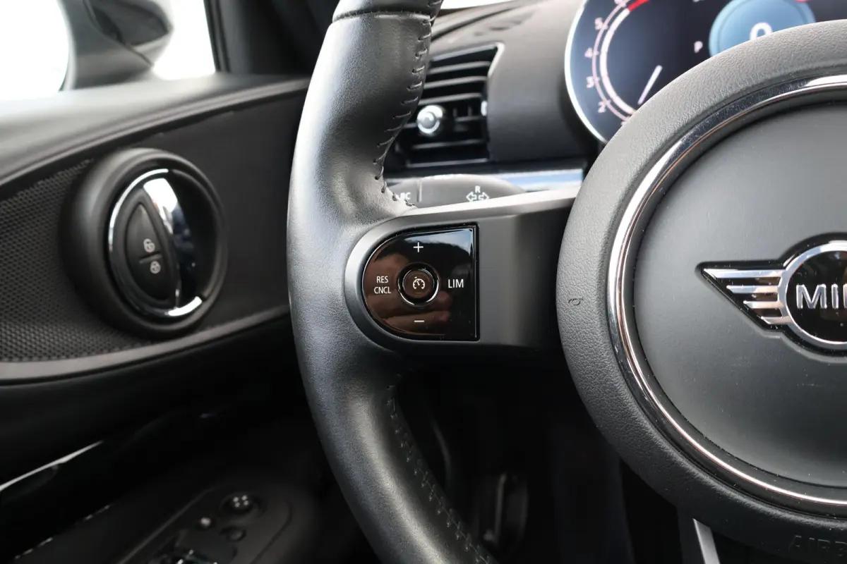 1.5 Cooper Business Edition | Pano-dak | Stoelverwarming | Stuurverwarming | Comfort access | Achteruitrijcamera