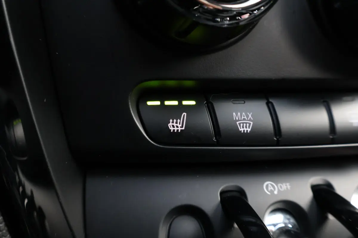 1.5 Cooper Business Edition | Pano-dak | Stoelverwarming | Stuurverwarming | Comfort access | Achteruitrijcamera
