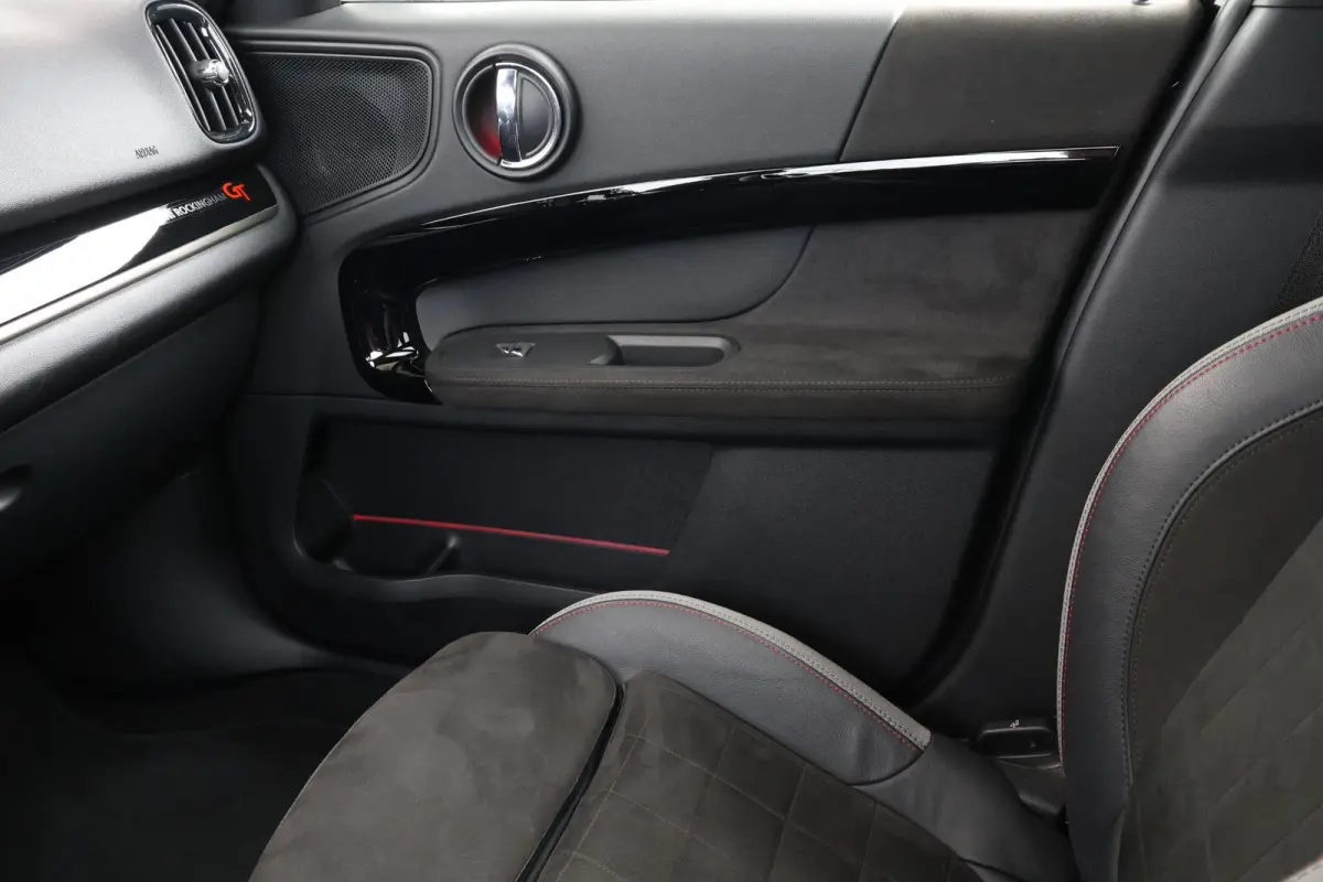 2.0 Cooper S Rockingham GT Edition | JCW-trim | Pano-dak | Stoelverwarming | Comfortaccess | LED-koplampen |
