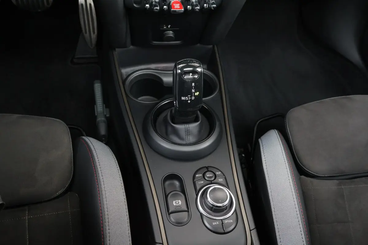 2.0 Cooper S Rockingham GT Edition | JCW-trim | Pano-dak | Stoelverwarming | Comfortaccess | LED-koplampen |