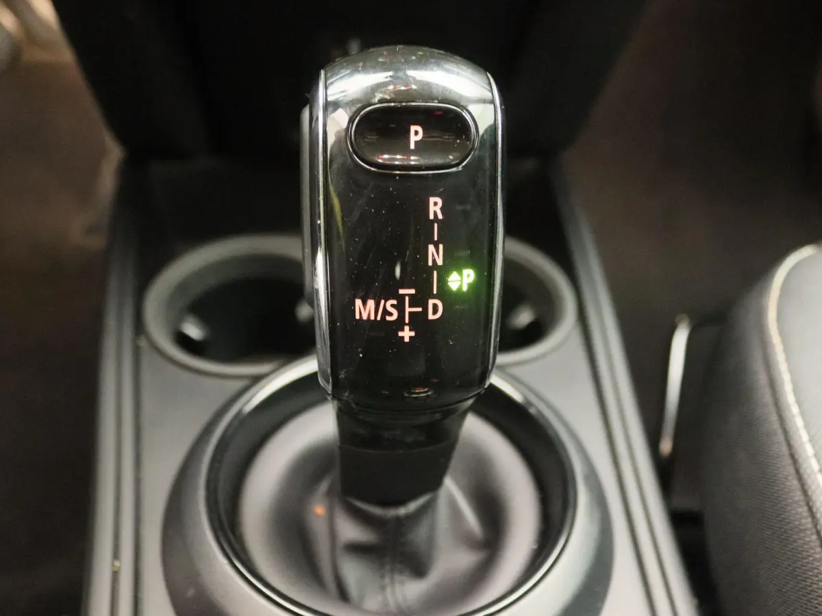 1.5 One Dutch Made Edition | Apple Carplay/Android Auto | Climate Control | Parkeersensoren | Lichtmetalen Velgen |
