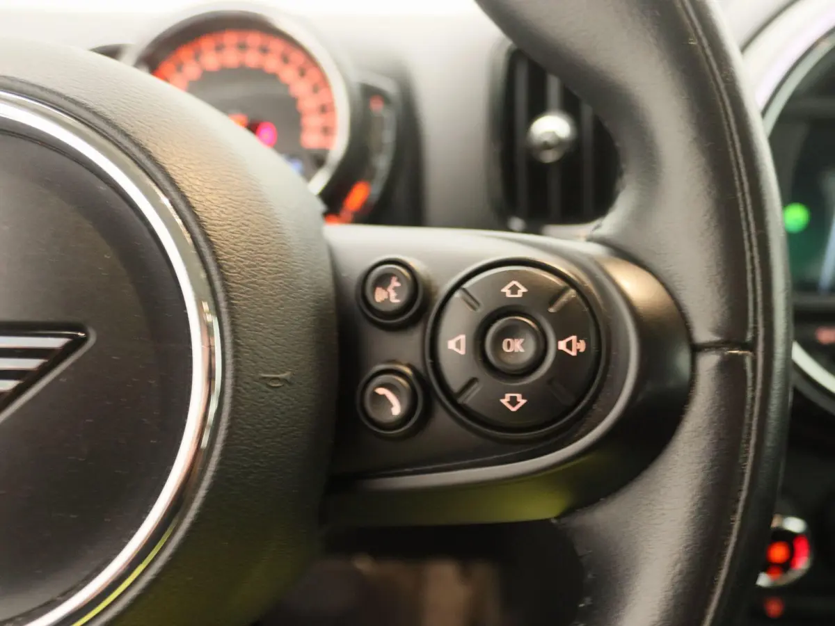1.5 One Dutch Made Edition | Apple Carplay/Android Auto | Climate Control | Parkeersensoren | Lichtmetalen Velgen |