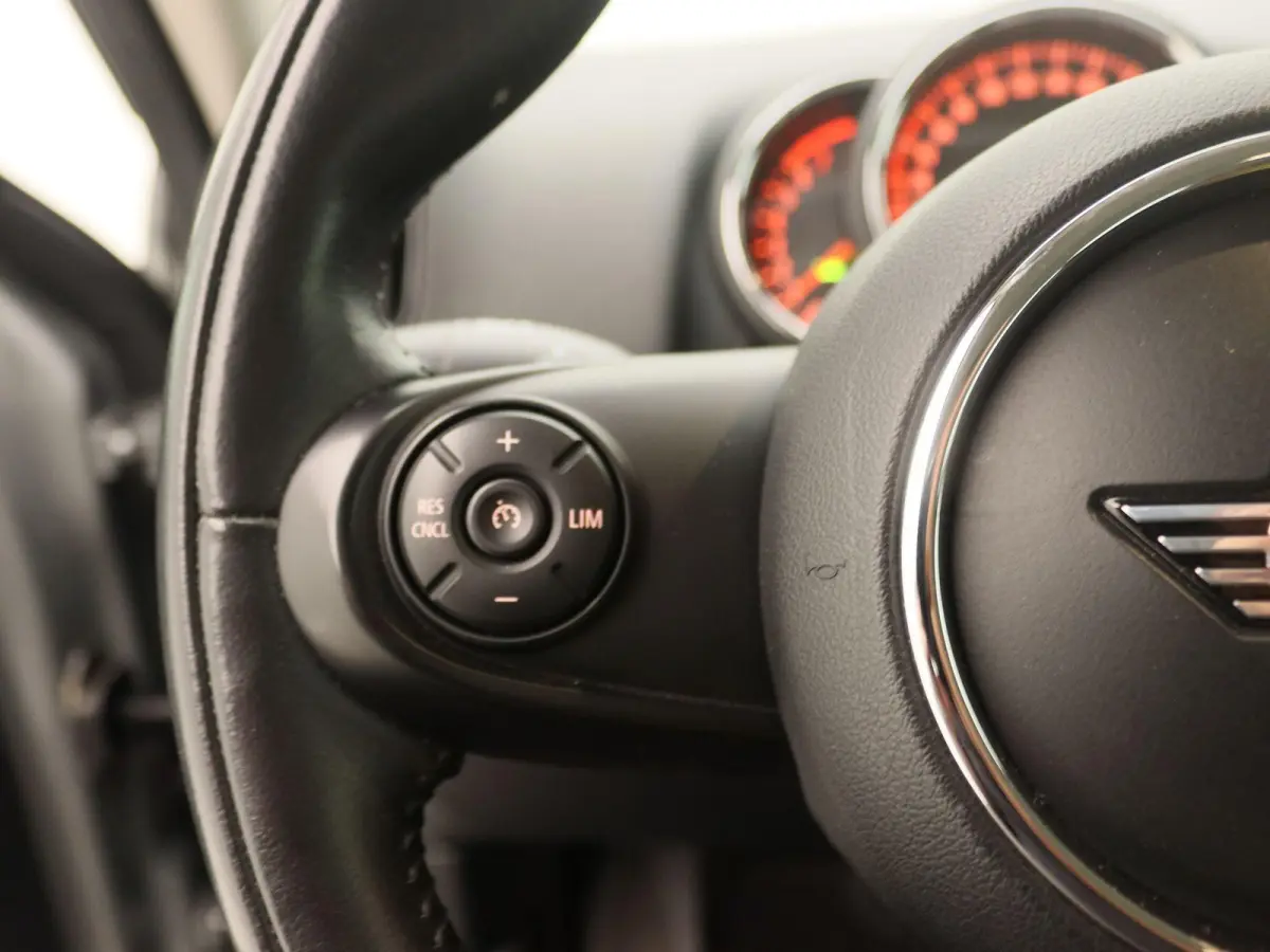 1.5 One Dutch Made Edition | Apple Carplay/Android Auto | Climate Control | Parkeersensoren | Lichtmetalen Velgen |