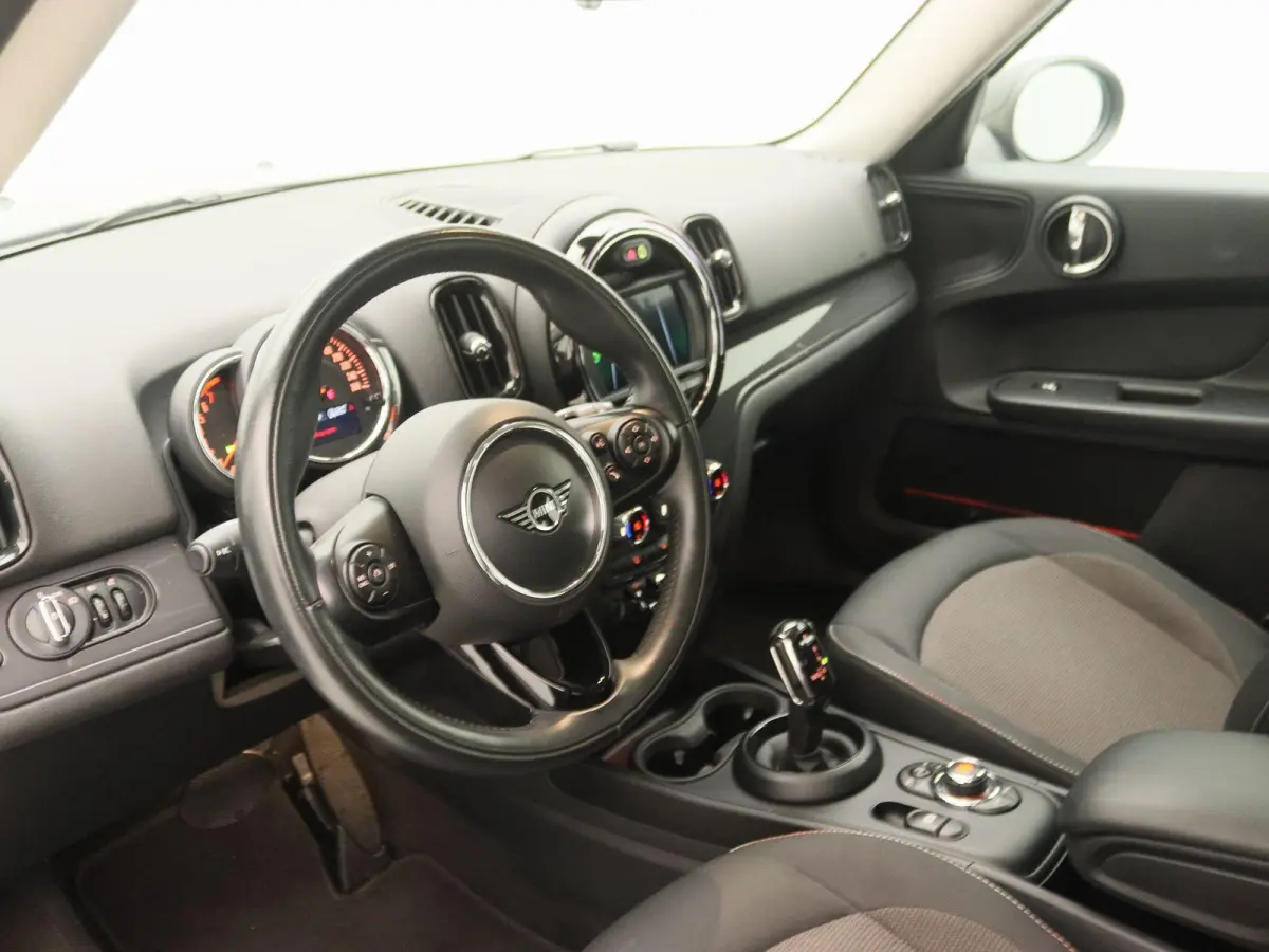1.5 One Dutch Made Edition | Apple Carplay/Android Auto | Climate Control | Parkeersensoren | Lichtmetalen Velgen |