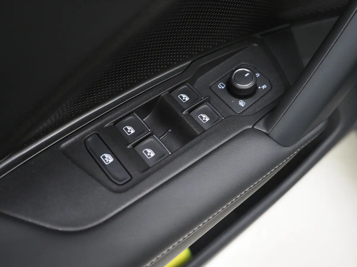 1.5 eHybrid Elegance 204PK | Leder/Alcantara | Trekhaak | Massage | 360 | Sfeerlicht | Adaptive Cruise | Matrix