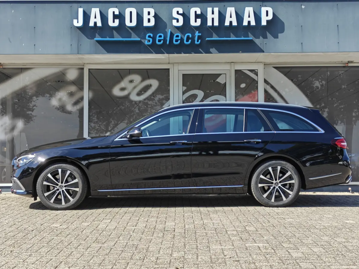 300e AMG Line / Keyless / Burmester Audio / Camera  / Trekhaak (2100kg)  / Stoelverwarming / Pano